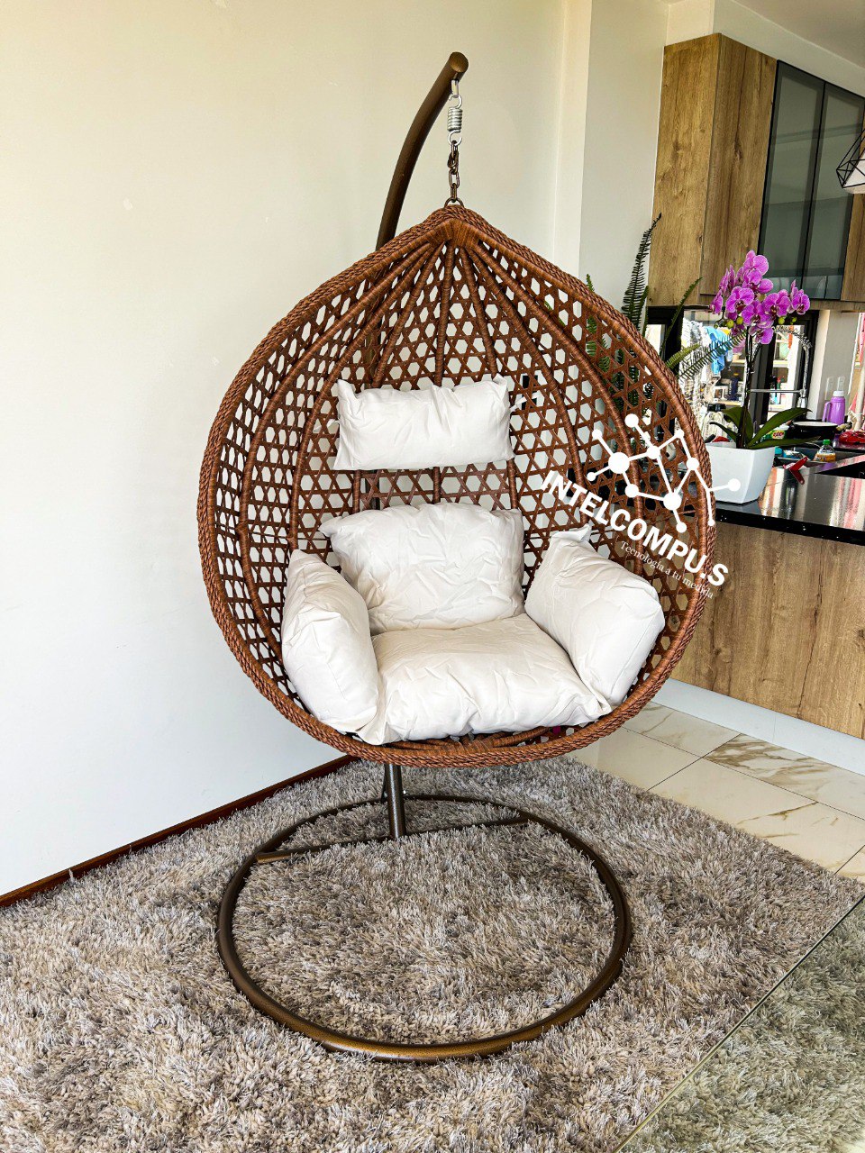 Silla colgante de ratán cafe