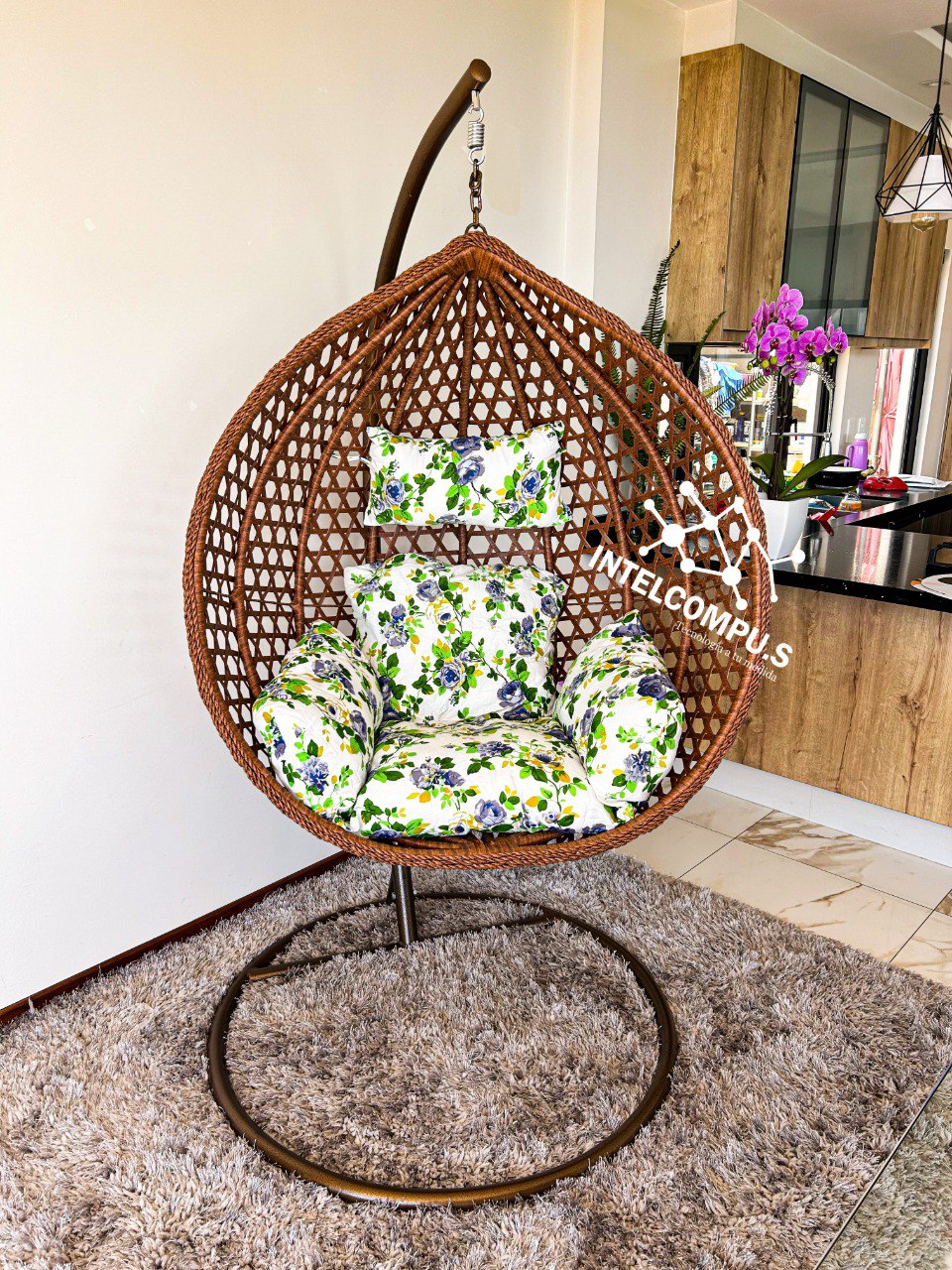 Silla colgante de ratán cafe