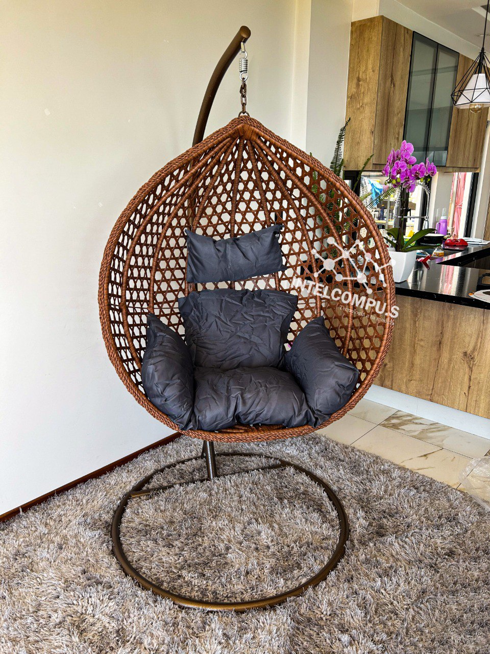 Silla colgante de ratán cafe