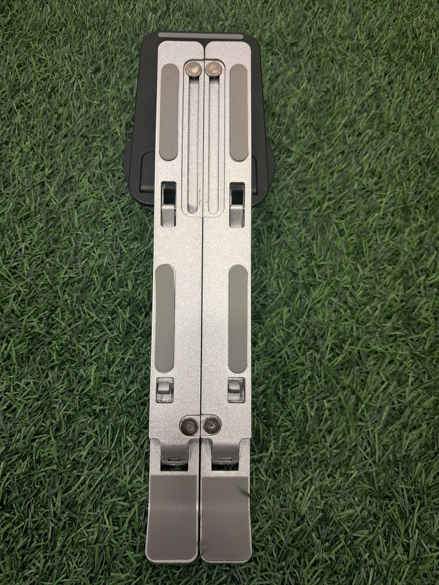 Soporte ergonómico de aluminio para portatil