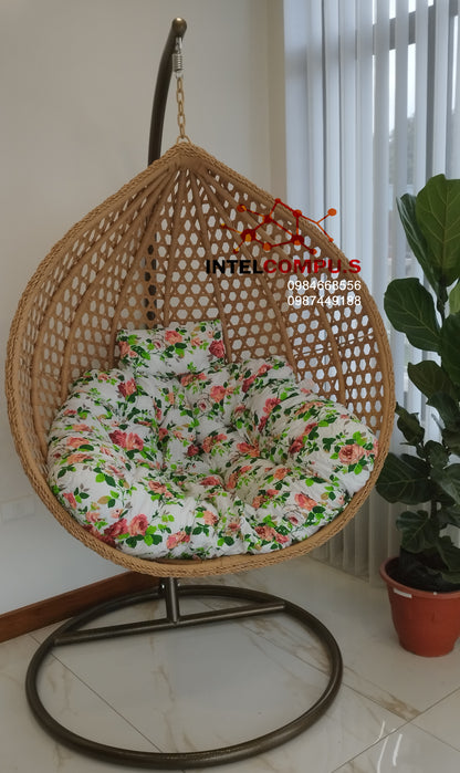 Silla colgante de ratan color beige